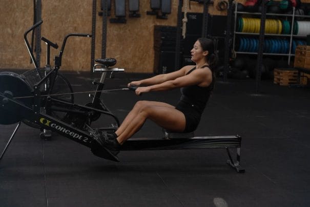 woman do exercises for back